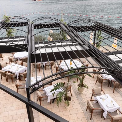 Hotel & Resorts